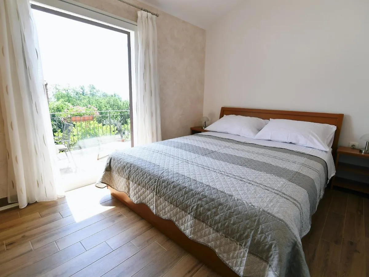 Holiday Home, Apartment And Rooms Milica Moscenicka Draga Guest house